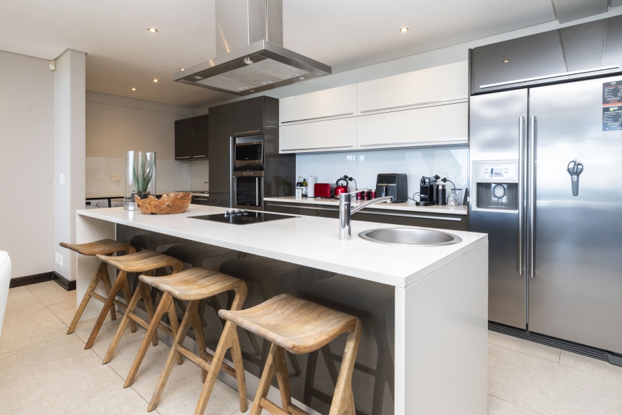 To Let 3 Bedroom Property for Rent in Green Point Western Cape